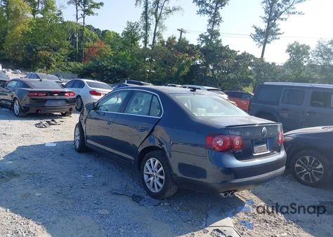 2010 Volkswagen Jetta Limited Edition/Se/Sel from USA, damaged, VIN 3VWRX7AJ6AM054112